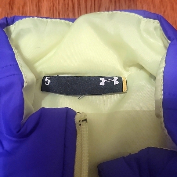 Girls Under Armour puffy vest - Picture 2 of 6